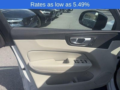 2024 Volvo XC60 B5 AWD Plus Dark Theme