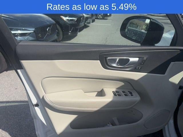 2024 Volvo XC60 B5 AWD Plus Dark Theme