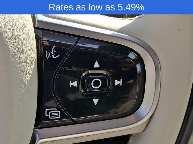 2024 Volvo XC60 B5 AWD Plus Dark Theme