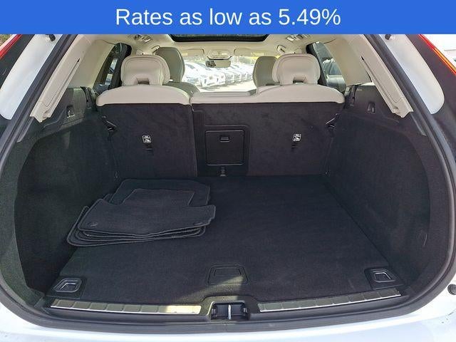 2024 Volvo XC60 B5 AWD Plus Dark Theme