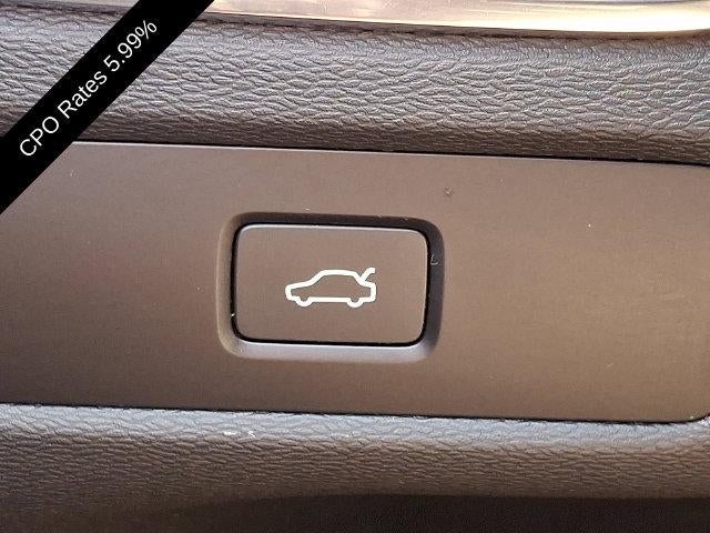 2024 Volvo XC60 B5 AWD Plus Dark Theme