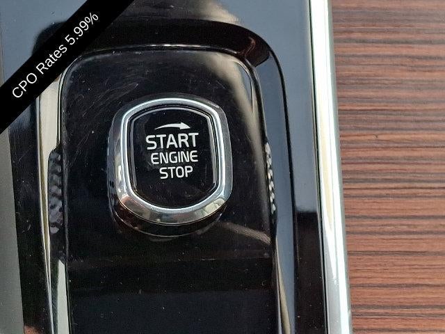 2024 Volvo XC60 B5 AWD Plus Dark Theme