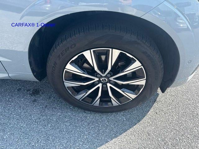 2024 Volvo XC60 B5 AWD Plus Dark Theme