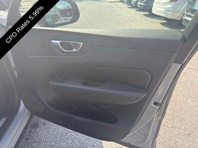 2024 Volvo XC60 B5 AWD Plus Dark Theme