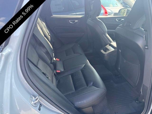 2024 Volvo XC60 B5 AWD Plus Dark Theme