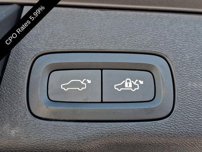 2024 Volvo XC60 B5 AWD Plus Dark Theme