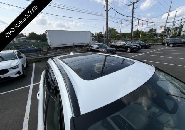 2024 Volvo XC60 B5 AWD Plus Dark Theme