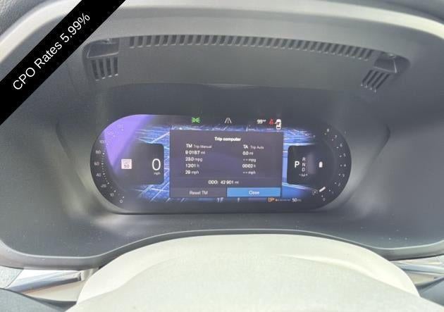 2024 Volvo XC60 B5 AWD Plus Dark Theme