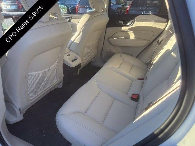 2024 Volvo XC60 B5 AWD Plus Dark Theme