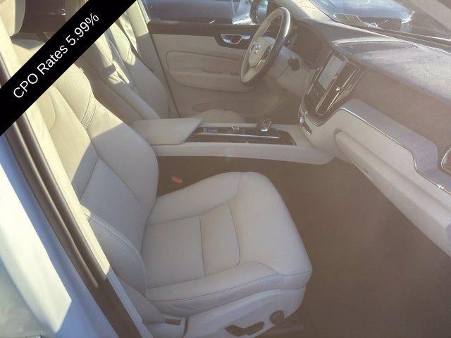 2024 Volvo XC60 B5 AWD Plus Dark Theme