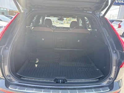 2024 Volvo XC60 B5 AWD Plus Dark Theme