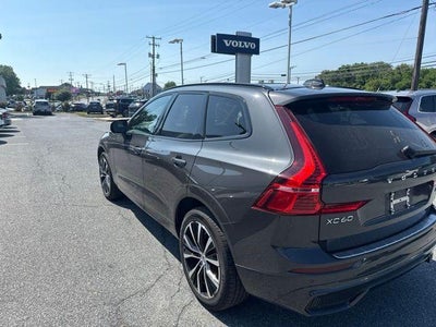 2024 Volvo XC60 B5 AWD Plus Dark Theme