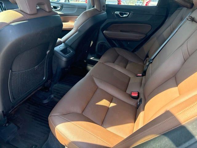 2024 Volvo XC60 B5 AWD Plus Dark Theme