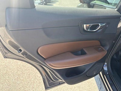 2024 Volvo XC60 B5 AWD Plus Dark Theme