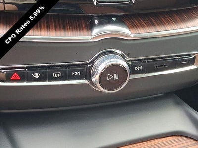 2024 Volvo XC60 B5 AWD Plus Dark Theme