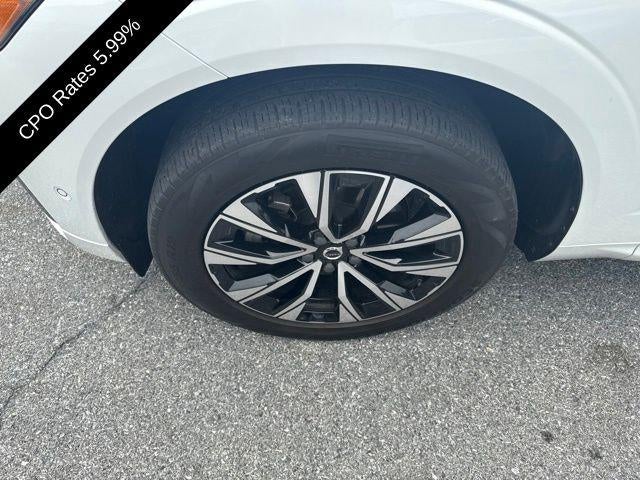 2024 Volvo XC60 B5 AWD Plus Dark Theme