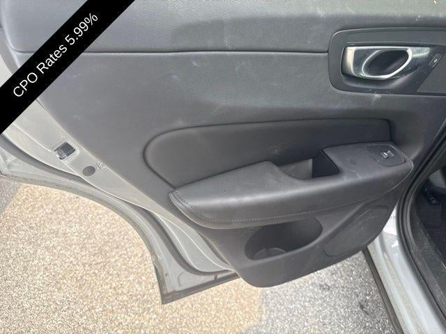 2024 Volvo XC60 B5 AWD Plus Dark Theme