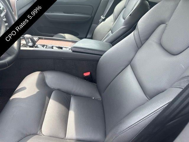 2024 Volvo XC60 B5 AWD Plus Dark Theme