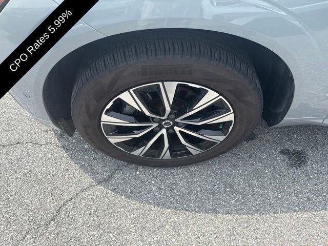 2024 Volvo XC60 B5 AWD Plus Dark Theme