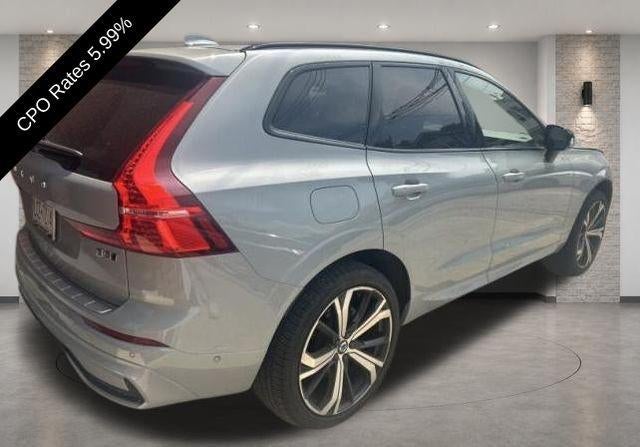 2024 Volvo XC60 B5 AWD Ultimate Dark Theme