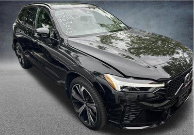2024 Volvo XC60 B5 AWD Ultimate Dark Theme
