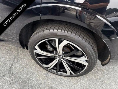 2024 Volvo XC60 B5 AWD Ultimate Dark Theme