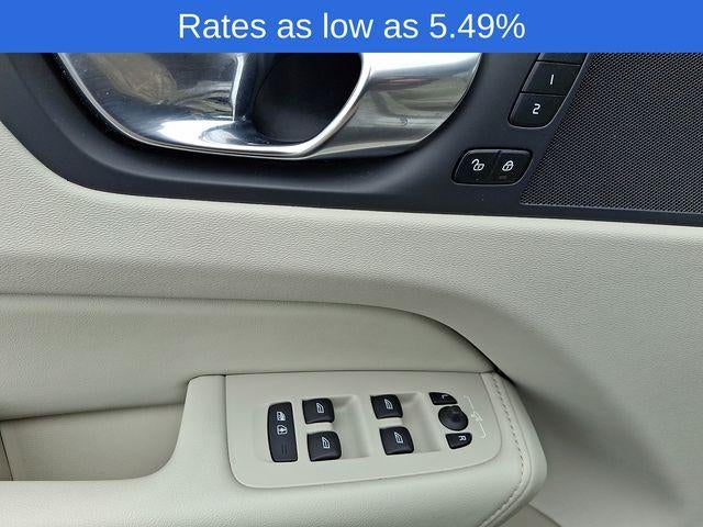 2023 Volvo XC60 B5 AWD Plus Bright Theme