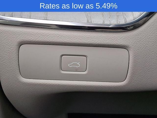 2023 Volvo XC60 B5 AWD Plus Bright Theme