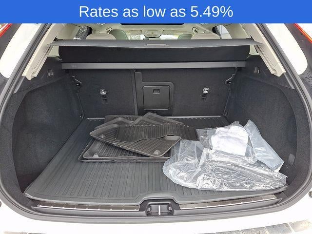 2023 Volvo XC60 B5 AWD Plus Bright Theme