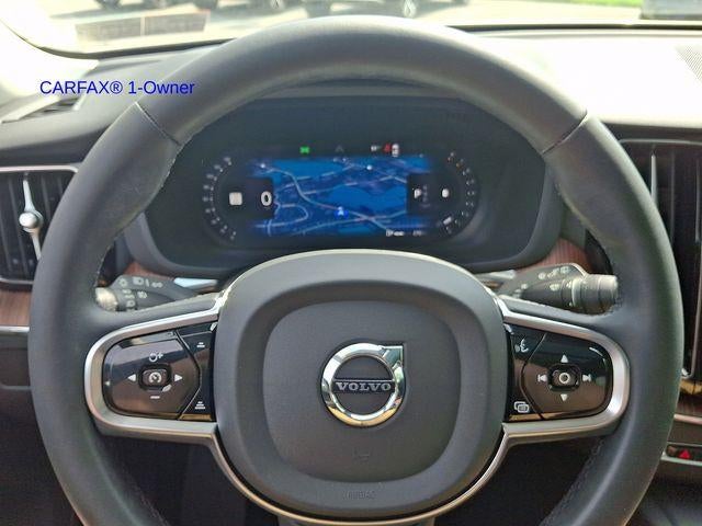 2023 Volvo XC60 B5 AWD Plus Bright Theme