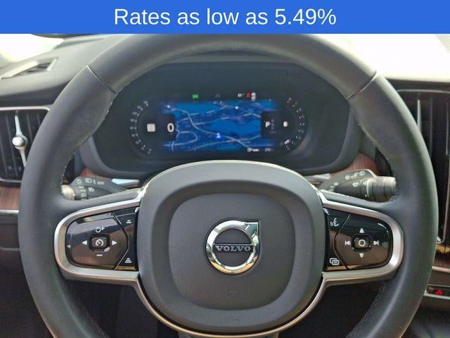 2023 Volvo XC60 B5 AWD Plus Bright Theme