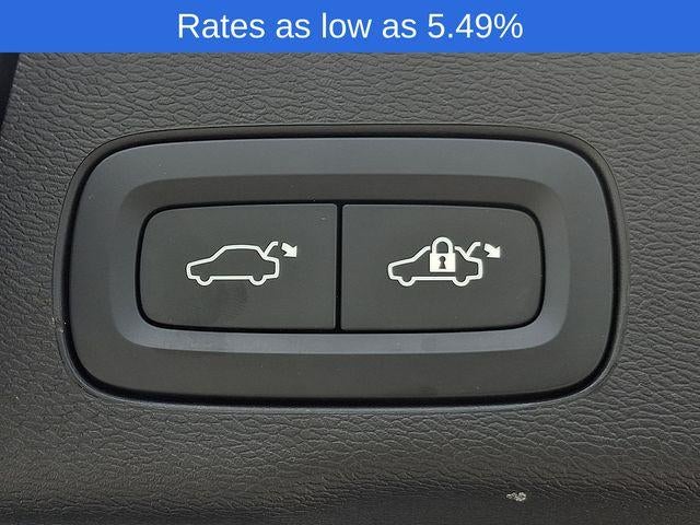 2023 Volvo XC60 B5 AWD Plus Bright Theme