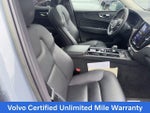 2023 Volvo XC60 B5 AWD Plus Bright Theme