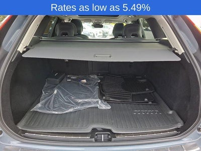 2023 Volvo XC60 B5 AWD Plus Bright Theme