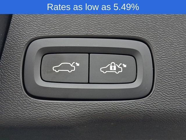 2023 Volvo XC60 B5 AWD Plus Bright Theme