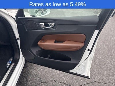 2023 Volvo XC60 B5 AWD Plus Bright Theme