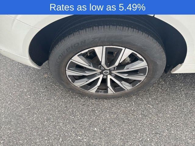 2023 Volvo XC60 B5 AWD Plus Bright Theme