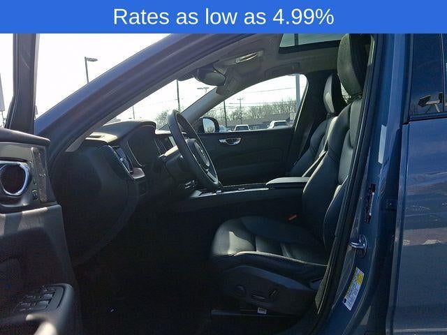 2023 Volvo XC60 B5 AWD Plus Dark Theme