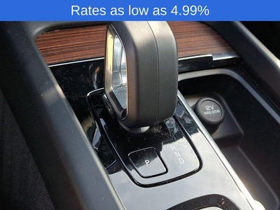 2023 Volvo XC60 B5 AWD Plus Dark Theme