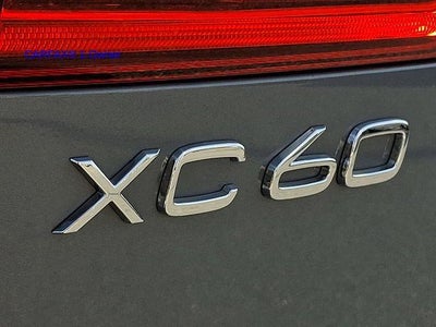 2023 Volvo XC60 B5 AWD Plus Dark Theme