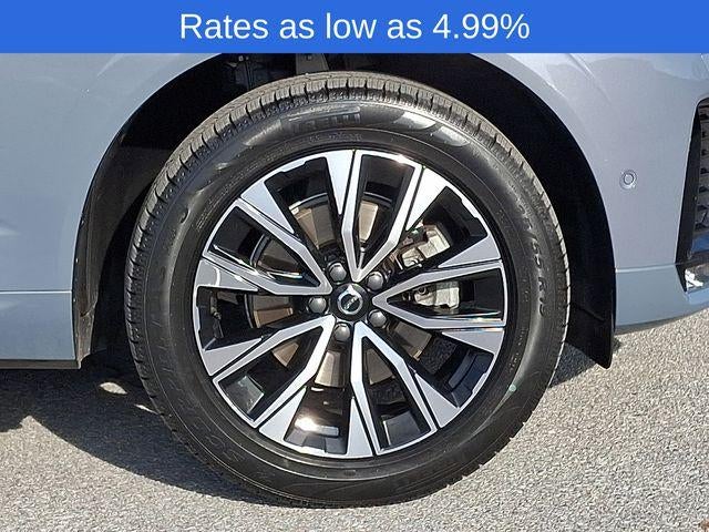 2023 Volvo XC60 B5 AWD Plus Dark Theme