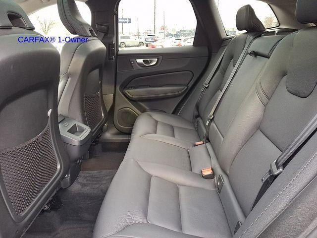 2023 Volvo XC60 B5 AWD Plus Dark Theme