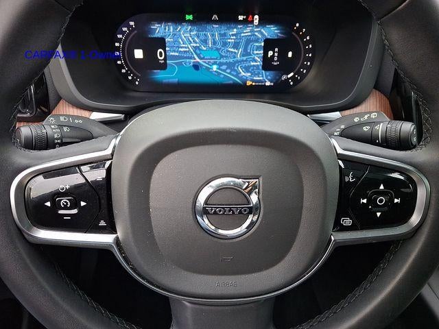 2023 Volvo XC60 B5 AWD Plus Dark Theme