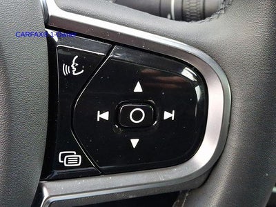 2023 Volvo XC60 B5 AWD Plus Dark Theme