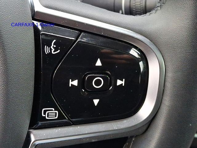 2023 Volvo XC60 B5 AWD Plus Dark Theme