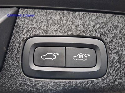 2023 Volvo XC60 B5 AWD Plus Dark Theme