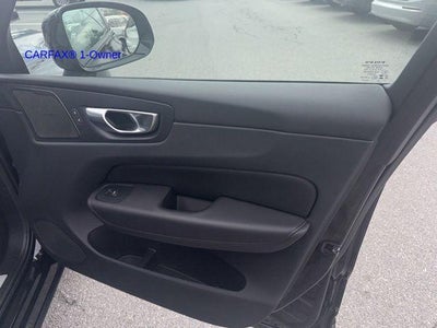 2023 Volvo XC60 B5 AWD Plus Dark Theme