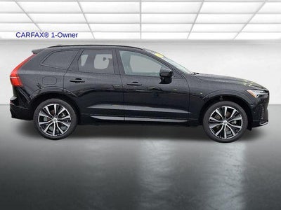 2023 Volvo XC60 B5 AWD Plus Dark Theme