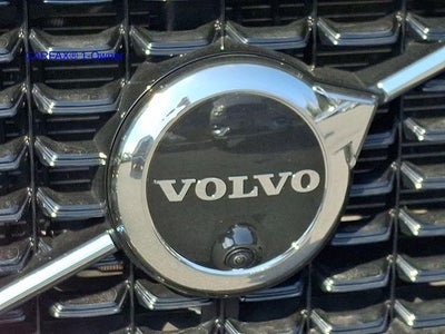 2023 Volvo XC60 B5 AWD Plus Dark Theme