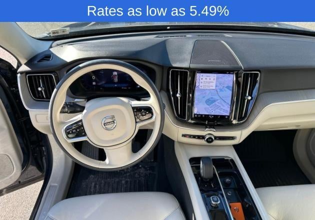2023 Volvo XC60 B5 AWD Plus Dark Theme
